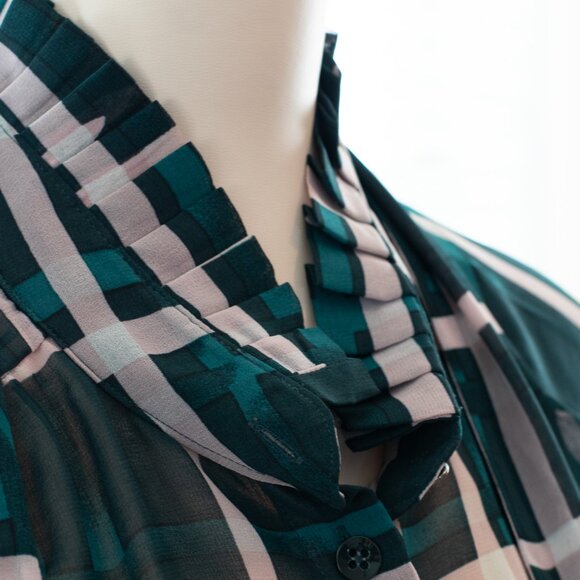 Cabi Cake Ruffle Blouse Style 3948 Plaid Pink Green Size L - Picture 4 of 16